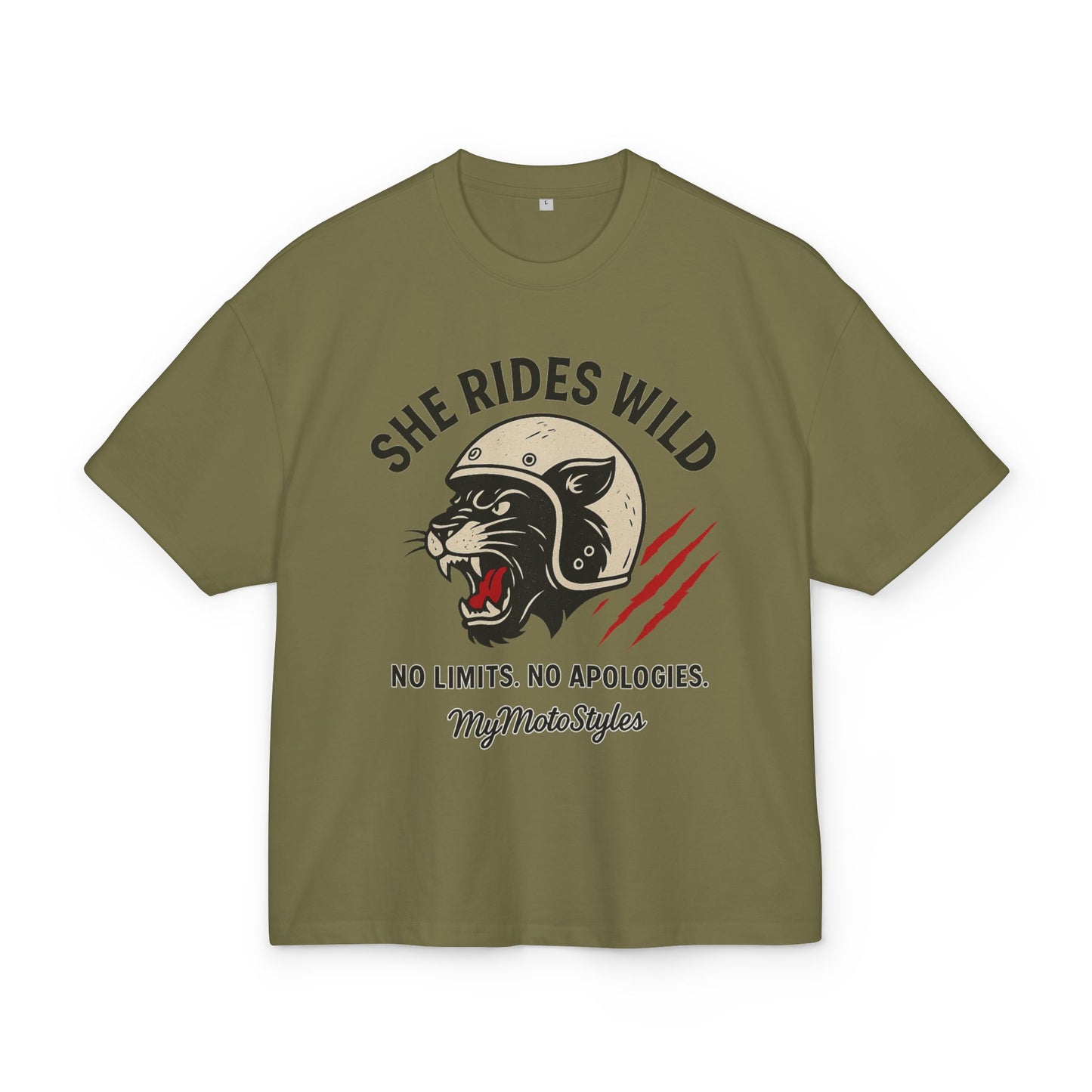 She Rides Wild - Oversized Bikergirl T-Shirt | Damen Heavy Cotton Graphic Shirt | Design von MyMotoStyles