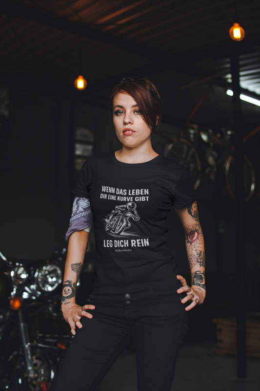 HigherBlanks Premium T-Shirt "Kurvenlage"